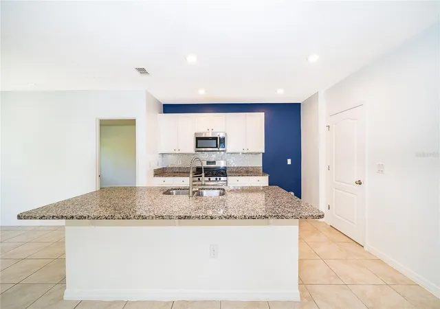 Photo 4 of Single family home for sale at 239 Lazio Cir, Debary, FL 32713 | MLS# V4950406 | Listing updated on 2026-09-05