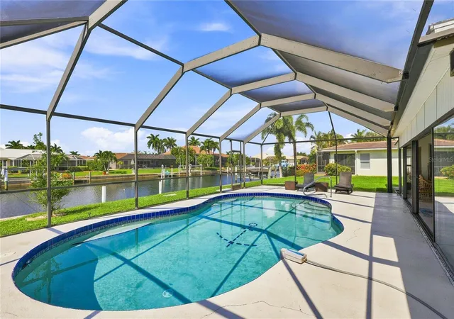 Photo 4 of Single family home for sale at 425 Belvedere Ct, Punta Gorda, FL 33950 | MLS# C7528837 | Listing updated on 2026-10-03