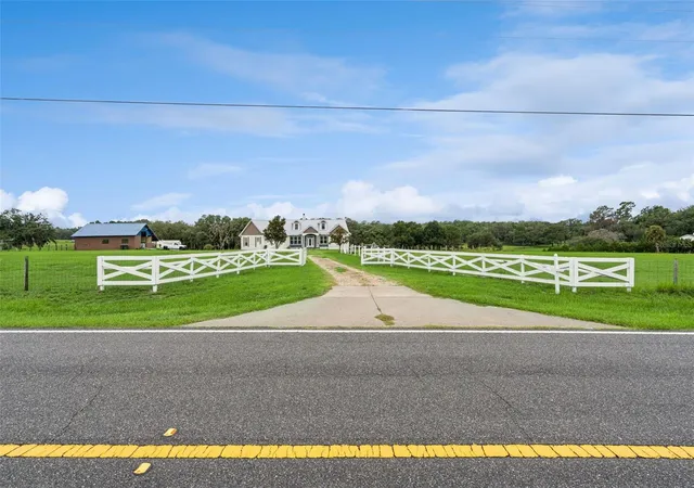Photo 2 of Single family home for sale at 24920 Se Highway 450, Umatilla, FL 32784 | MLS# S5154436 | Listing updated on 2026-08-06