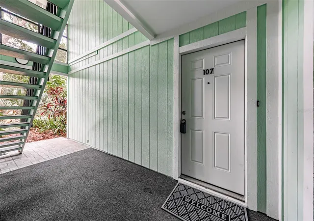 Listing Photo 5 - Condo for sale in building located at 3295 Fox Chase Cir N, PALM HARBOR, FL 34683 - Unit #107