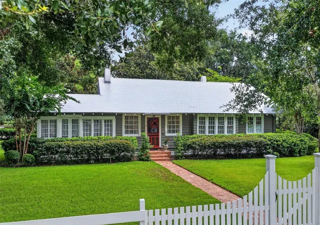 1st image of 1046 N Mcdonald St, Mount Dora, FL 32757 | MLS# G5115566