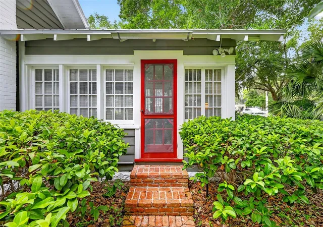 4th image of 1046 N Mcdonald St, Mount Dora, FL 32757 | MLS# G5115566
