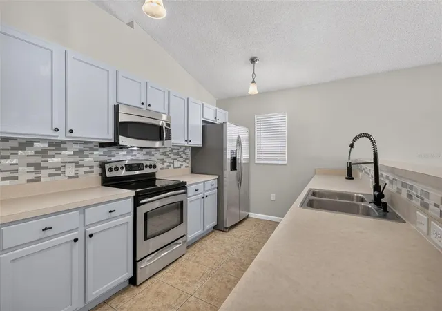 3rd image of 2225 Sandridge Cir, Eustis, FL 32726 | MLS# G5115568