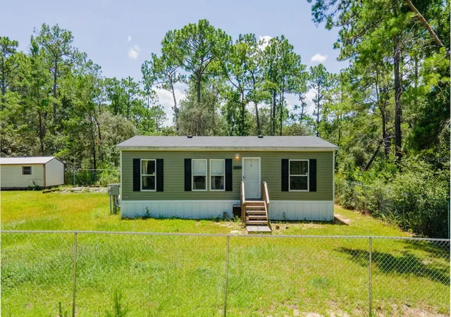 Photo 3 of Manufactured home for sale at 14668 Ne 204th Place, Fort Mc Coy, FL 32134 | MLS# OM729217 | Listing updated on 2026-08-26