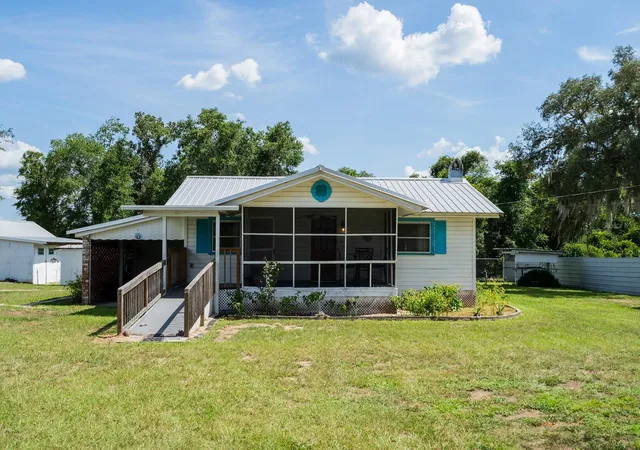 Photo 3 of Single family home for sale at 16490 E Highway 316, Fort Mc Coy, FL 32134 | MLS# OM729218 | Listing updated on 2026-08-26