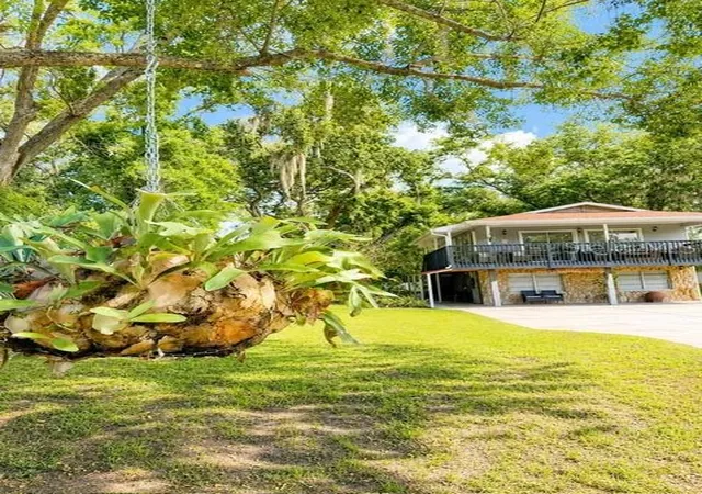 2nd image of 17430 Blackwell Ln, Lutz, FL 33549 | MLS# TB8532914