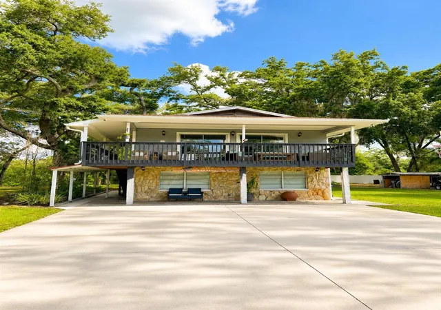 3rd image of 17430 Blackwell Ln, Lutz, FL 33549 | MLS# TB8532914