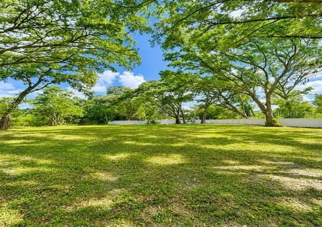 5th image of 17430 Blackwell Ln, Lutz, FL 33549 | MLS# TB8532914