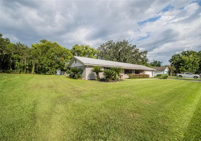 Photo 3 of Single family home for sale at 5934 Ridge Dr, Lakeland, FL 33813 | MLS# L4963808 | Listing updated on 2026-07-28