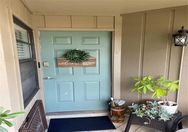 Photo 2 of Condo for sale at 2131 Ridge Rd S #2, Largo, FL 33778 | MLS# A4701115 | Listing updated on 2026-08-12