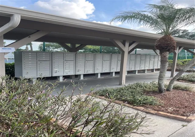 Listing Photo 2 - Condo for sale in building located at 2131 Ridge Rd S, Largo, FL 33778 - Unit #2