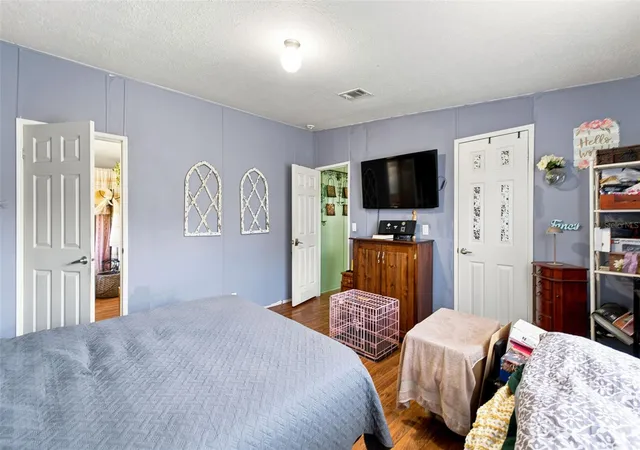 Photo 3 of Manufactured home for sale at 4313 Orlando Ave, Brooksville, FL 34604 | MLS# W7887999 | Listing updated on 2026-09-15