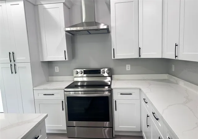3rd image of 221 W Euclid Ave, Deland, FL 32720 | MLS# V4950415