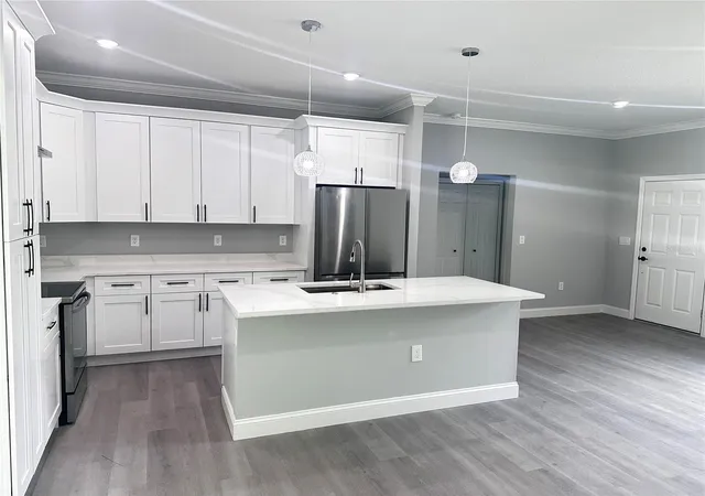 4th image of 221 W Euclid Ave, Deland, FL 32720 | MLS# V4950415
