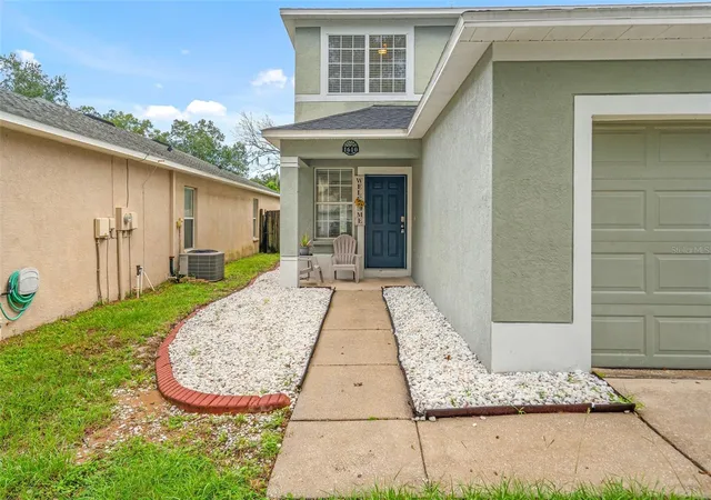 Photo 3 of Single family home for sale at 1610 Marsh Wood Dr, Seffner, FL 33584 | MLS# TB8532962 | Listing updated on 2026-10-08