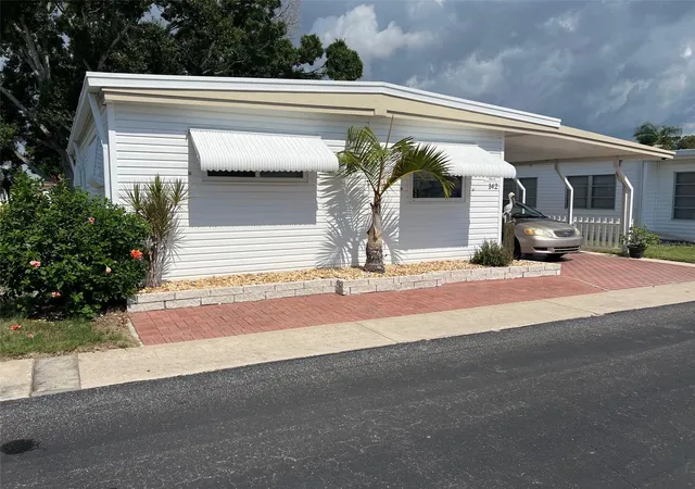 3rd image of 142 Fern Palm St, Largo, FL 33778 | MLS# TB8532974