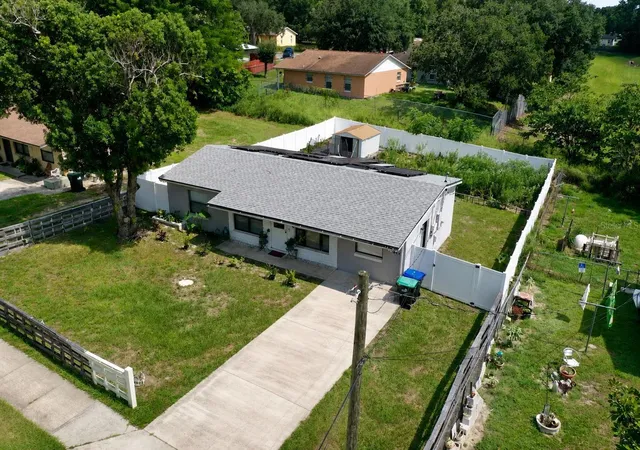 Photo 2 of Single family home for sale at 414 W Ella J Gilmore St, Apopka, FL 32703 | MLS# O6428298 | Listing updated on 2026-09-08
