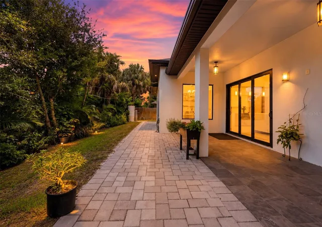 Photo 3 of Single family home for sale at 380 Cowry Rd, Venice, FL 34293 | MLS# N6145165 | Listing updated on 2026-09-03