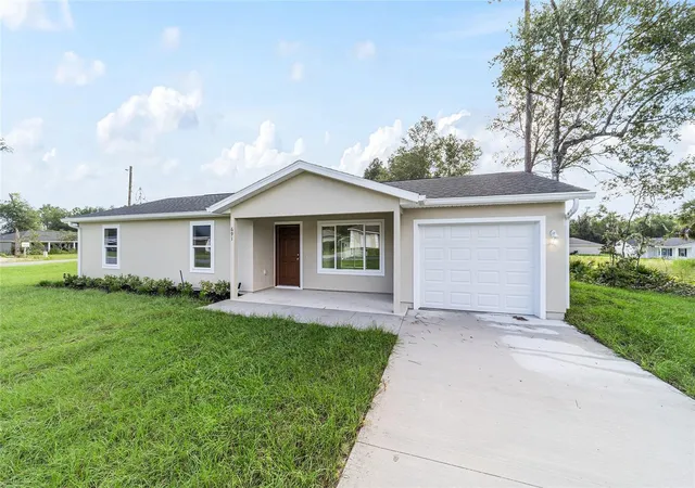 4th image of 34 Maple Ln, Ocklawaha, FL 32179 | MLS# O6428308