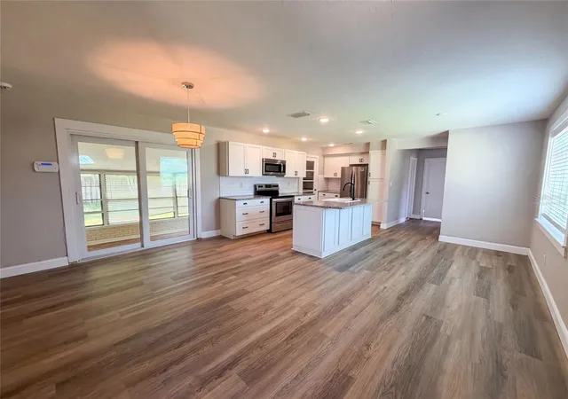 Photo 2 of Single family home for sale at 1521 W River Shore Way, Tampa, FL 33603 | MLS# O6428328 | Listing updated on 2026-10-30