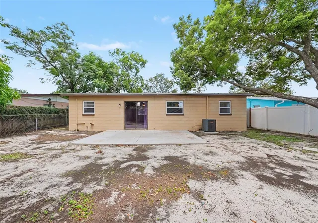 Photo 15 of Single family home for sale at 10410 N 27th Street, Tampa, FL 33612 | MLS# O6428331 | Listing updated on 2026-07-29