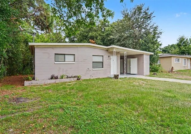 Photo 2 of Single family home for sale at 4720 Balboa Dr, Orlando, FL 32808 | MLS# O6428332 | Listing updated on 2026-10-08