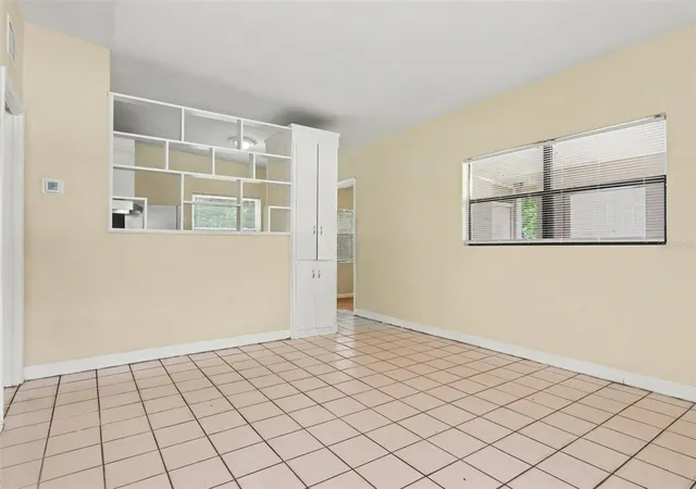 Photo 4 of Single family home for sale at 4720 Balboa Dr, Orlando, FL 32808 | MLS# O6428332 | Listing updated on 2026-10-08