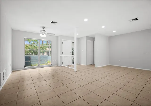 Photo 3 of Single family home for sale at 504 Bamboo Ct, Tarpon Springs, FL 34689 | MLS# TB8533014 | Listing updated on 2026-08-21