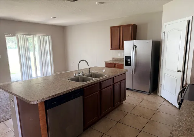 Photo 3 of Single family home for sale at 615 Tralee Ln, Auburndale, FL 33823 | MLS# P4939420 | Listing updated on 2026-08-21