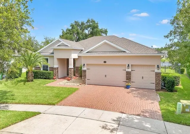 3rd image of 105 E Cherry Pl, Deland, FL 32724 | MLS# O6428349