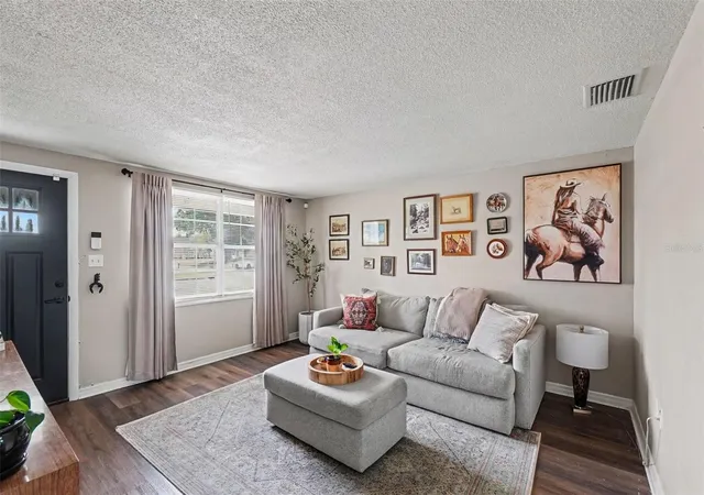 Photo 3 of Single family home for sale at 1611 Smithfield Cir W, Lakeland, FL 33801 | MLS# TB8533019 | Listing updated on 2026-08-11