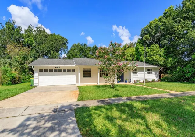 Photo 2 of Single family home for sale at 6412 Stockbridge Ave, Belle Isle, FL 32809 | MLS# O6428356 | Listing updated on 2026-09-23