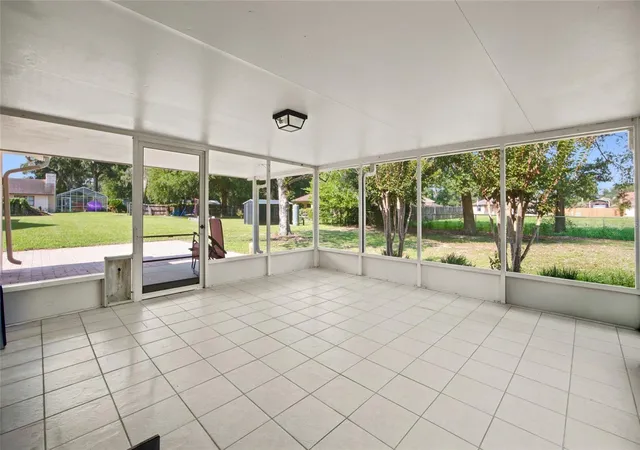 Photo 4 of Single family home for sale at 500 NE 52nd Court, Ocala, FL 34470 | MLS# OM729240 | Listing updated on 2026-08-29