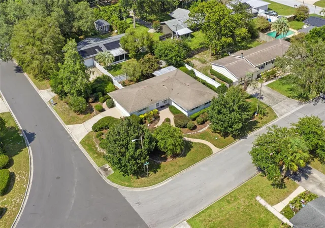 Photo 2 of Single family home for sale at 2138 Nw 30th Place, Gainesville, FL 32605 | MLS# GC542249 | Listing updated on 2026-09-19