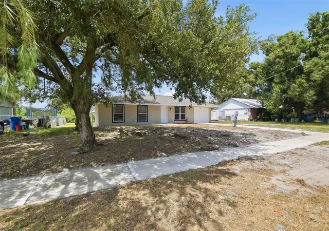 2nd image of 1334 Atlantic Dr, Ruskin, FL 33570 | MLS# O6428373