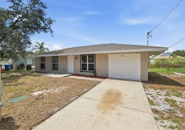 5th image of 1334 Atlantic Dr, Ruskin, FL 33570 | MLS# O6428373
