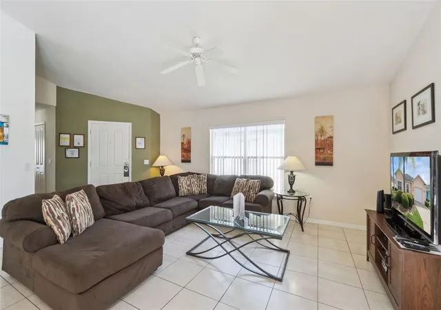 Photo 3 of Single family home for sale at 621 Reserve Dr, Davenport, FL 33896 | MLS# S5154468 | Listing updated on 2026-09-30
