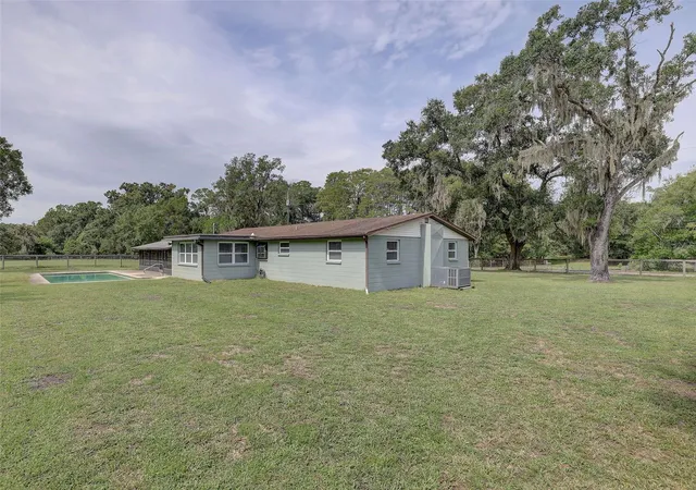 Photo 4 of Single family home for sale at 13102 Gibson Ln, Odessa, FL 33556 | MLS# TB8533045 | Listing updated on 2026-10-04
