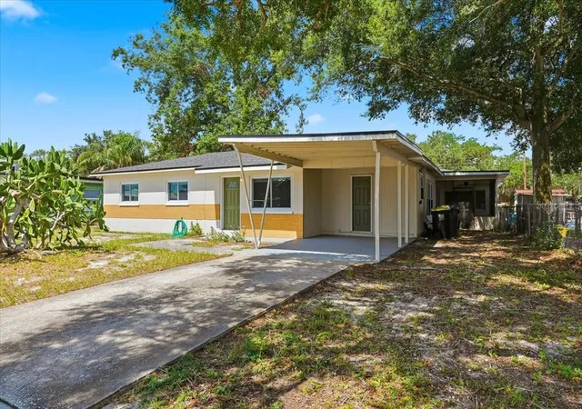 Photo 4 of Single family home for sale at 813 Ellerbe Way, Lakeland, FL 33801 | MLS# P4939421 | Listing updated on 2026-09-29