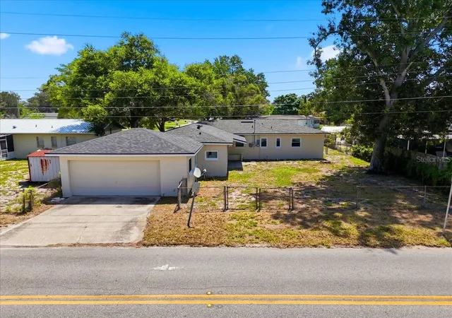 Photo 3 of Single family home for sale at 813 Ellerbe Way, Lakeland, FL 33801 | MLS# P4939421 | Listing updated on 2026-09-29