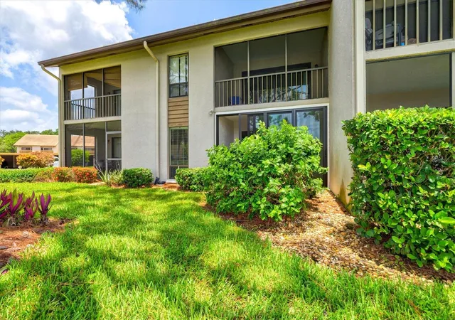 Photo 2 of Condo for sale at 3053 Taywood Meadows #3, Sarasota, FL 34235 | MLS# A4701154 | Listing updated on 2026-09-16