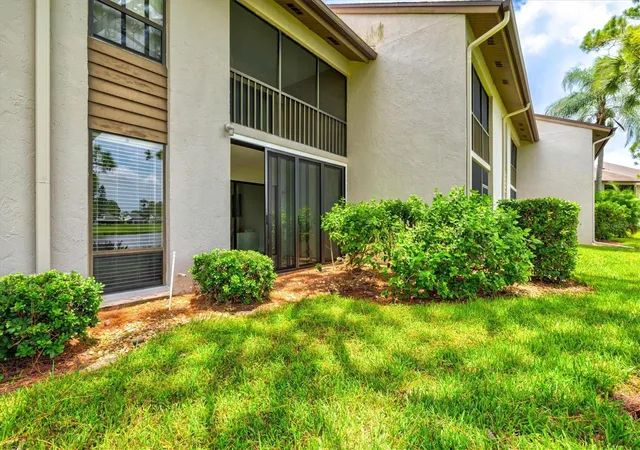 Photo 3 of Condo for sale at 3053 Taywood Meadows #3, Sarasota, FL 34235 | MLS# A4701154 | Listing updated on 2026-09-16