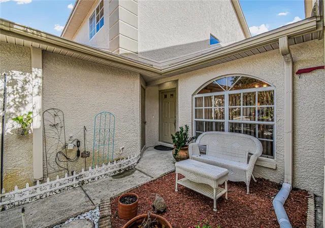 4th image of 2586 Pine Cvs Ln, Clearwater, FL 33761 | MLS# TB8533068