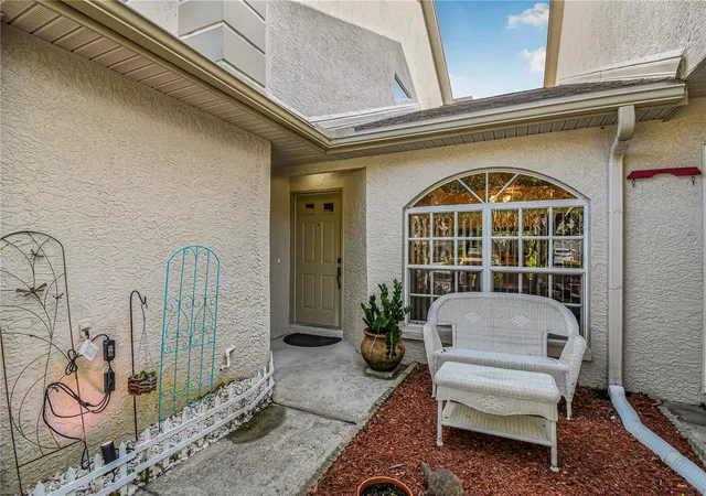 5th image of 2586 Pine Cvs Ln, Clearwater, FL 33761 | MLS# TB8533068