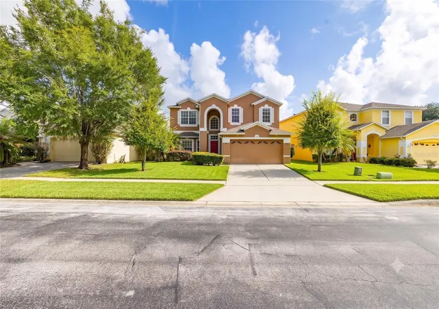 Photo 3 of Single family home for sale at 9931 Heron Pointe Dr, Orlando, FL 32832 | MLS# O6428394 | Listing updated on 2026-09-04