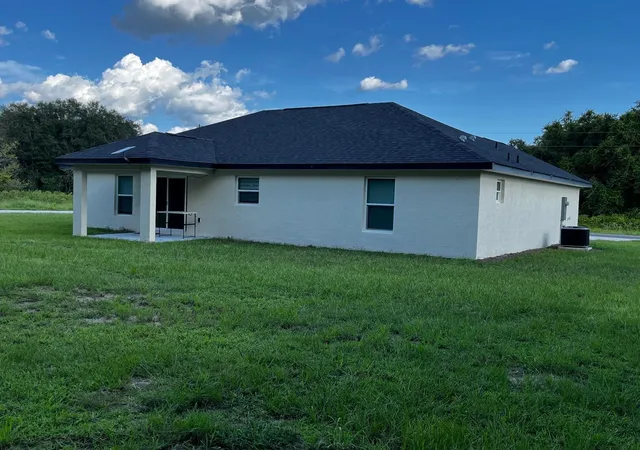 Photo 2 of Sale Pending at 15200 Sw 60th Circle, Ocala, FL 34473 | MLS# O6428395 | Listing updated on 2026-08-11