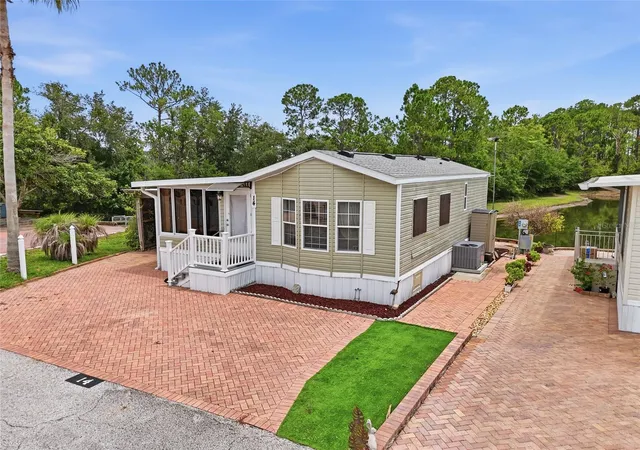 Photo 3 of Single family home for sale at 20285 Us Hwy 27 #14, Minneola, FL 34715 | MLS# O6428397 | Listing updated on 2026-09-12