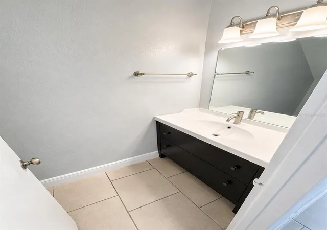 Listing Photo 4 - Condo for sale in building located at 4001 Woodfern Dr, ORLANDO, FL 32839 - Unit #C1