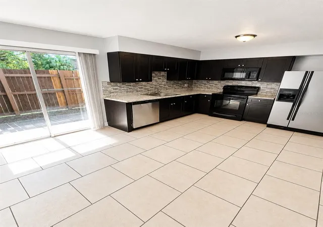 Listing Photo 5 - Condo for sale in building located at 4001 Woodfern Dr, ORLANDO, FL 32839 - Unit #C1