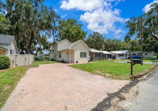 2nd image of 506 Lake St, Inverness, FL 34450 | MLS# OM729247